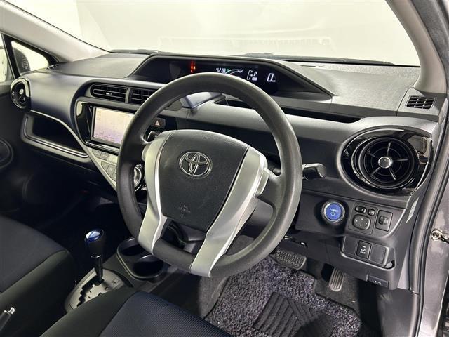 アクア Ｓ　純正ナビ　フルセグＴＶ／ＣＤ／ＤＶＤ／ＦＭ／ＡＭ　バックカメラ　ビルトインＥＴＣ　ステアリングリモコン　ＬＥＤオートライト　電動格納ウィンカー付きミラー　スマートキー　スペアキー　シガーソケット（19枚目）