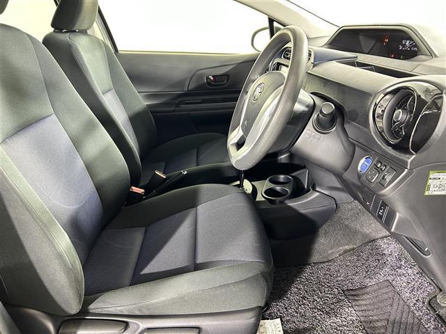 アクア Ｓ　純正ナビ　フルセグＴＶ／ＣＤ／ＤＶＤ／ＦＭ／ＡＭ　バックカメラ　ビルトインＥＴＣ　ステアリングリモコン　ＬＥＤオートライト　電動格納ウィンカー付きミラー　スマートキー　スペアキー　シガーソケット（20枚目）