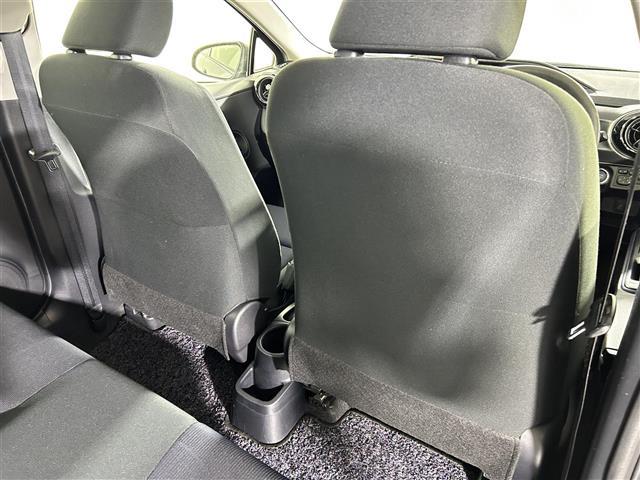 アクア Ｓ　純正ナビ　フルセグＴＶ／ＣＤ／ＤＶＤ／ＦＭ／ＡＭ　バックカメラ　ビルトインＥＴＣ　ステアリングリモコン　ＬＥＤオートライト　電動格納ウィンカー付きミラー　スマートキー　スペアキー　シガーソケット（21枚目）