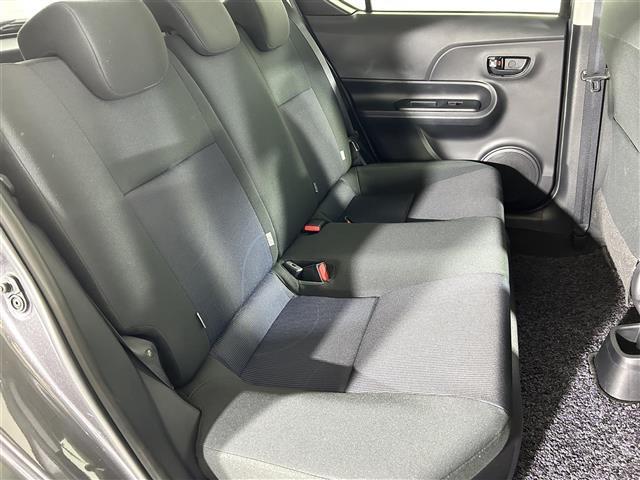 アクア Ｓ　純正ナビ　フルセグＴＶ／ＣＤ／ＤＶＤ／ＦＭ／ＡＭ　バックカメラ　ビルトインＥＴＣ　ステアリングリモコン　ＬＥＤオートライト　電動格納ウィンカー付きミラー　スマートキー　スペアキー　シガーソケット（22枚目）