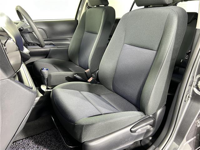 アクア Ｓ　純正ナビ　フルセグＴＶ／ＣＤ／ＤＶＤ／ＦＭ／ＡＭ　バックカメラ　ビルトインＥＴＣ　ステアリングリモコン　ＬＥＤオートライト　電動格納ウィンカー付きミラー　スマートキー　スペアキー　シガーソケット（24枚目）