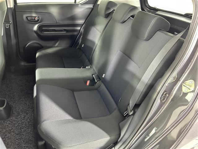 アクア Ｓ　純正ナビ　フルセグＴＶ／ＣＤ／ＤＶＤ／ＦＭ／ＡＭ　バックカメラ　ビルトインＥＴＣ　ステアリングリモコン　ＬＥＤオートライト　電動格納ウィンカー付きミラー　スマートキー　スペアキー　シガーソケット（25枚目）