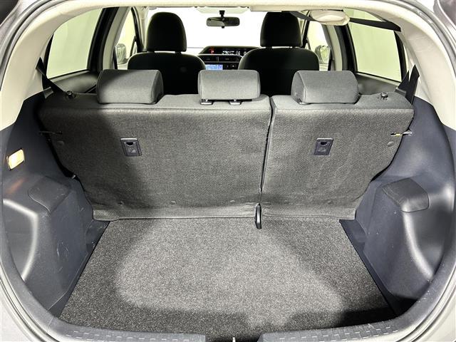 アクア Ｓ　純正ナビ　フルセグＴＶ／ＣＤ／ＤＶＤ／ＦＭ／ＡＭ　バックカメラ　ビルトインＥＴＣ　ステアリングリモコン　ＬＥＤオートライト　電動格納ウィンカー付きミラー　スマートキー　スペアキー　シガーソケット（26枚目）