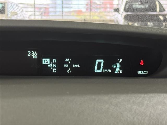 プリウス Sマイコーデ 社外7型ナビ AM/FM/CD/ワンセグTV バックカメラ 純正フロアマット 純正ドアバイザー トノカバー ETC ステアリングリモコン シガーソケット オートライト 電格ミラー ISOFIX(3枚目)