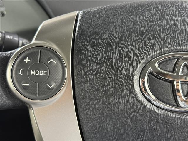 プリウス Sマイコーデ 社外7型ナビ AM/FM/CD/ワンセグTV バックカメラ 純正フロアマット 純正ドアバイザー トノカバー ETC ステアリングリモコン シガーソケット オートライト 電格ミラー ISOFIX(5枚目)