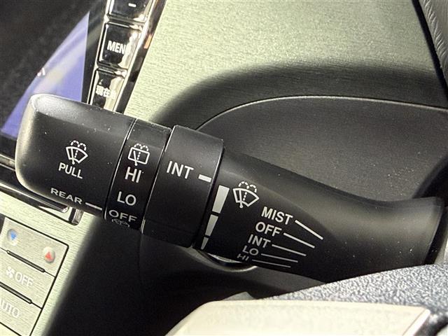 プリウス Sマイコーデ 社外7型ナビ AM/FM/CD/ワンセグTV バックカメラ 純正フロアマット 純正ドアバイザー トノカバー ETC ステアリングリモコン シガーソケット オートライト 電格ミラー ISOFIX(7枚目)