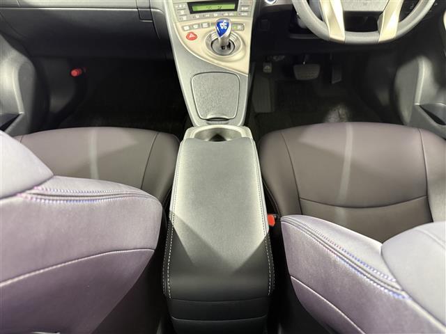 プリウス Sマイコーデ 社外7型ナビ AM/FM/CD/ワンセグTV バックカメラ 純正フロアマット 純正ドアバイザー トノカバー ETC ステアリングリモコン シガーソケット オートライト 電格ミラー ISOFIX(15枚目)