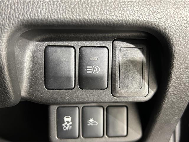 デイズ ハイウェイスター　Ｇ　純正ナビ　アラウンドビューモニター　エマージェンシーブレーキ　オートライト　オートマチックハイビーム　ベンチシート　横滑り防止装置　ＥＴＣ　電格ミラー　ウィンカーミラー　純正フロアマット　ドアバイザー（11枚目）