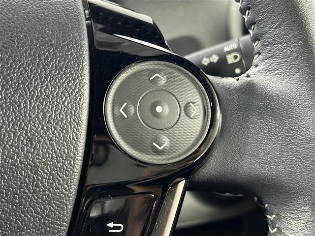 アクア クロスオーバー グラム 純正ナビ バックカメラ 衝突軽減ブレーキ 前後ドライブレコーダー オートライト ハーフレザー調シート スマートキー プッシュスタート 純正フロアマット ドアバイザー ルーフレール 取扱説明書(10枚目)