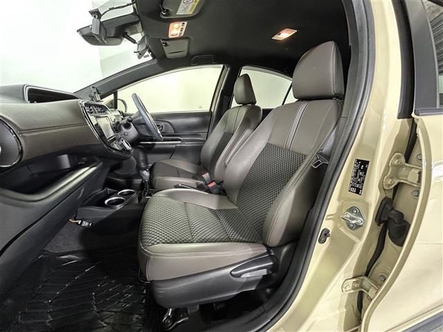 アクア クロスオーバー グラム 純正ナビ バックカメラ 衝突軽減ブレーキ 前後ドライブレコーダー オートライト ハーフレザー調シート スマートキー プッシュスタート 純正フロアマット ドアバイザー ルーフレール 取扱説明書(25枚目)