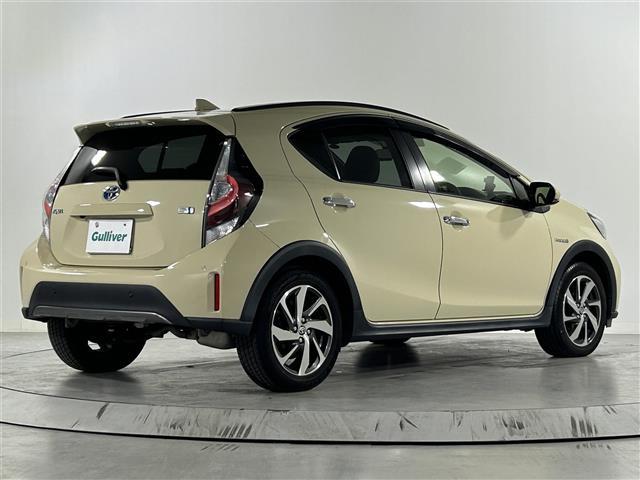 アクア クロスオーバー グラム 純正ナビ バックカメラ 衝突軽減ブレーキ 前後ドライブレコーダー オートライト ハーフレザー調シート スマートキー プッシュスタート 純正フロアマット ドアバイザー ルーフレール 取扱説明書(31枚目)