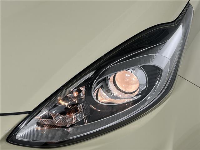 アクア クロスオーバー グラム 純正ナビ バックカメラ 衝突軽減ブレーキ 前後ドライブレコーダー オートライト ハーフレザー調シート スマートキー プッシュスタート 純正フロアマット ドアバイザー ルーフレール 取扱説明書(40枚目)