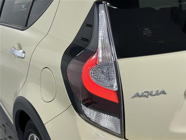 アクア クロスオーバー グラム 純正ナビ バックカメラ 衝突軽減ブレーキ 前後ドライブレコーダー オートライト ハーフレザー調シート スマートキー プッシュスタート 純正フロアマット ドアバイザー ルーフレール 取扱説明書(41枚目)