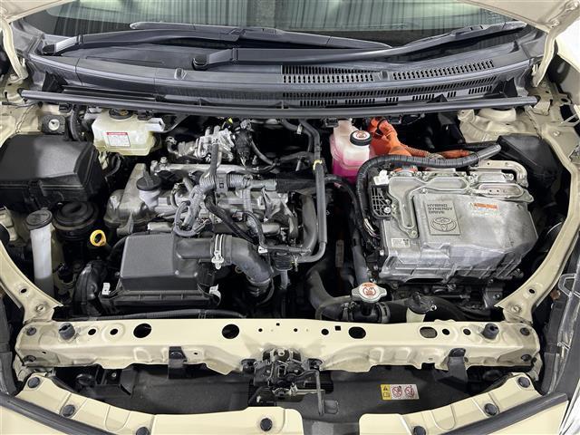 アクア クロスオーバー グラム 純正ナビ バックカメラ 衝突軽減ブレーキ 前後ドライブレコーダー オートライト ハーフレザー調シート スマートキー プッシュスタート 純正フロアマット ドアバイザー ルーフレール 取扱説明書(42枚目)