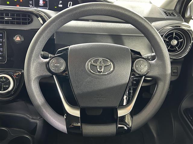 アクア Sスタイルブラック 純正ナビ バックカメラ 衝突軽減 先行車発進告知機能 レーンキープ 横滑り防止 コーナーセンサー パーキングサポートブレーキ 純正フロアマット オートライト オートハイビーム 電格ミラー バイザー(3枚目)