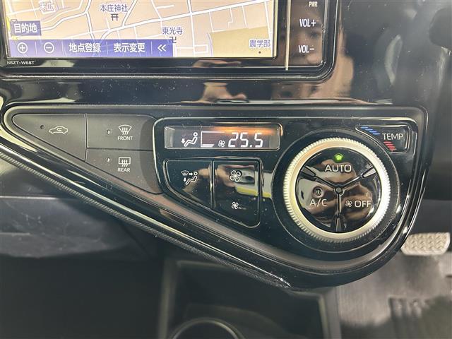 アクア Sスタイルブラック 純正ナビ バックカメラ 衝突軽減 先行車発進告知機能 レーンキープ 横滑り防止 コーナーセンサー パーキングサポートブレーキ 純正フロアマット オートライト オートハイビーム 電格ミラー バイザー(13枚目)