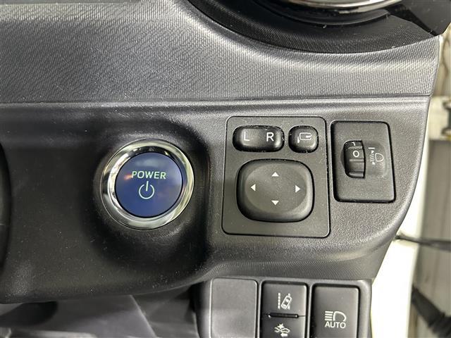 アクア Sスタイルブラック 純正ナビ バックカメラ 衝突軽減 先行車発進告知機能 レーンキープ 横滑り防止 コーナーセンサー パーキングサポートブレーキ 純正フロアマット オートライト オートハイビーム 電格ミラー バイザー(14枚目)