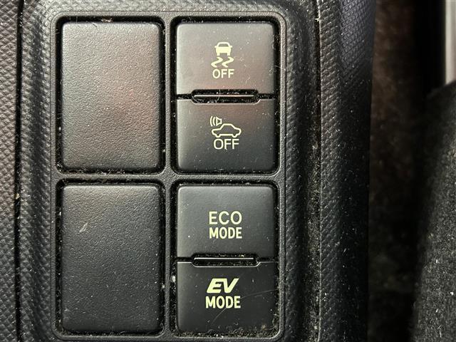 アクア Sスタイルブラック 純正ナビ バックカメラ 衝突軽減 先行車発進告知機能 レーンキープ 横滑り防止 コーナーセンサー パーキングサポートブレーキ 純正フロアマット オートライト オートハイビーム 電格ミラー バイザー(16枚目)