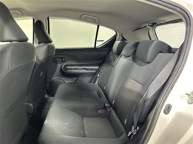 アクア Sスタイルブラック 純正ナビ バックカメラ 衝突軽減 先行車発進告知機能 レーンキープ 横滑り防止 コーナーセンサー パーキングサポートブレーキ 純正フロアマット オートライト オートハイビーム 電格ミラー バイザー(24枚目)