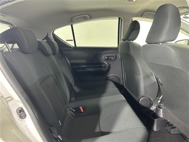 アクア Sスタイルブラック 純正ナビ バックカメラ 衝突軽減 先行車発進告知機能 レーンキープ 横滑り防止 コーナーセンサー パーキングサポートブレーキ 純正フロアマット オートライト オートハイビーム 電格ミラー バイザー(25枚目)