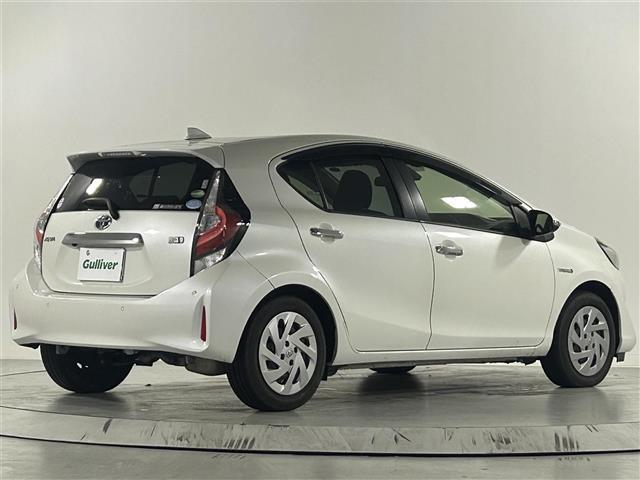 アクア Sスタイルブラック 純正ナビ バックカメラ 衝突軽減 先行車発進告知機能 レーンキープ 横滑り防止 コーナーセンサー パーキングサポートブレーキ 純正フロアマット オートライト オートハイビーム 電格ミラー バイザー(33枚目)