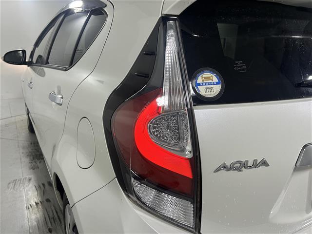 アクア Sスタイルブラック 純正ナビ バックカメラ 衝突軽減 先行車発進告知機能 レーンキープ 横滑り防止 コーナーセンサー パーキングサポートブレーキ 純正フロアマット オートライト オートハイビーム 電格ミラー バイザー(38枚目)