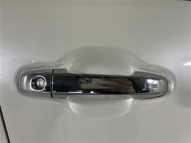 アクア Sスタイルブラック 純正ナビ バックカメラ 衝突軽減 先行車発進告知機能 レーンキープ 横滑り防止 コーナーセンサー パーキングサポートブレーキ 純正フロアマット オートライト オートハイビーム 電格ミラー バイザー(40枚目)