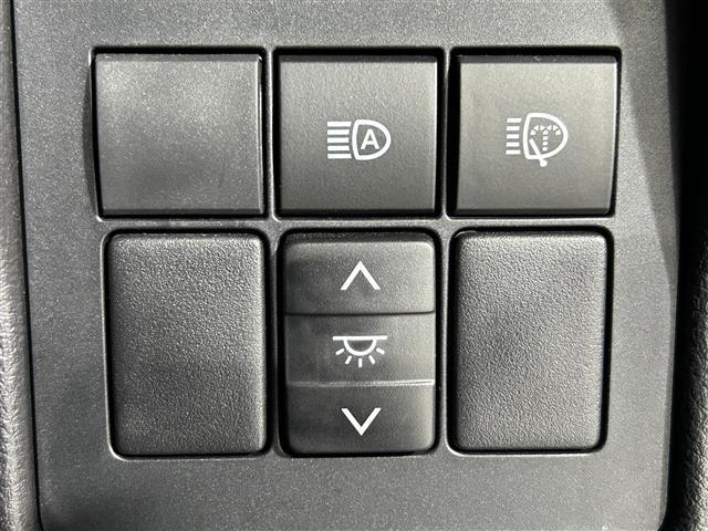 ランドクルーザープラド ＴＸ　Ｌパッケージ　純正７インチナビ　バックカメラ　レーダークルーズコントロール　レーンアシスト　電動格納サードシート　ドライブレコーダー　標識認識機能　先行車発進告知　サンルーフ　パワーシート　シートヒーター　ＥＴＣ（9枚目）