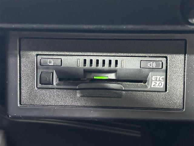 ランドクルーザープラド ＴＸ　Ｌパッケージ　純正７インチナビ　バックカメラ　レーダークルーズコントロール　レーンアシスト　電動格納サードシート　ドライブレコーダー　標識認識機能　先行車発進告知　サンルーフ　パワーシート　シートヒーター　ＥＴＣ（10枚目）