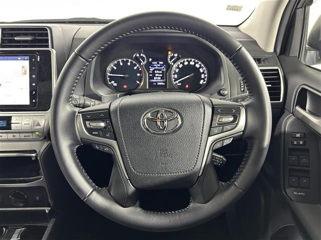 ランドクルーザープラド ＴＸ　Ｌパッケージ　純正７インチナビ　バックカメラ　レーダークルーズコントロール　レーンアシスト　電動格納サードシート　ドライブレコーダー　標識認識機能　先行車発進告知　サンルーフ　パワーシート　シートヒーター　ＥＴＣ（12枚目）