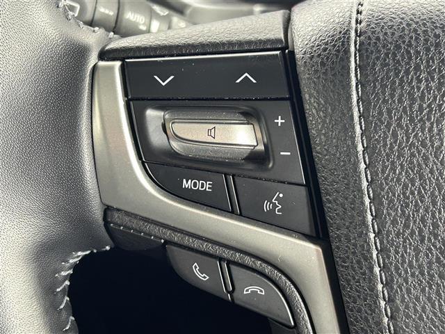 ランドクルーザープラド ＴＸ　Ｌパッケージ　純正７インチナビ　バックカメラ　レーダークルーズコントロール　レーンアシスト　電動格納サードシート　ドライブレコーダー　標識認識機能　先行車発進告知　サンルーフ　パワーシート　シートヒーター　ＥＴＣ（13枚目）