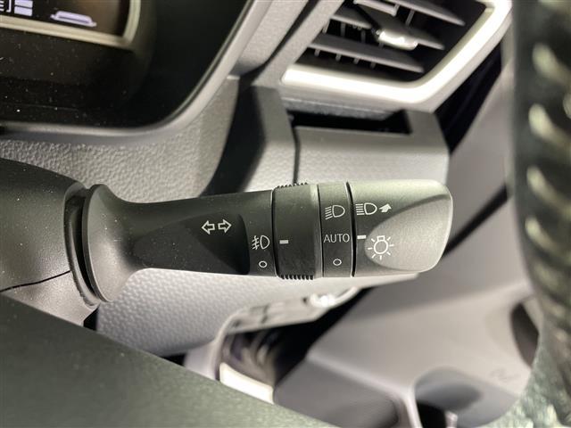 ルーミー カスタムG 純正7インチナビ バックカメラ 衝突被害軽減システム レーダークルーズコントロール レーンアシスト横滑り防止装置 先行車発進告知機能 両側パワースライドドア オートライト LEDヘッドライト ETC(20枚目)