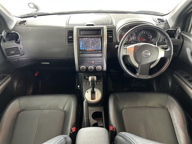 エクストレイル ２０Ｘ　純正７インチナビ　バックカメラ　ダウンヒルアシストコントロール　４ＷＤ　フルセグＴＶ　オートライト　ＨＩＤヘッドライト　ハーフレザーシート　シートヒーター　ＩＳＯＦＩＸ対応シート　社外１７インチアルミ（2枚目）