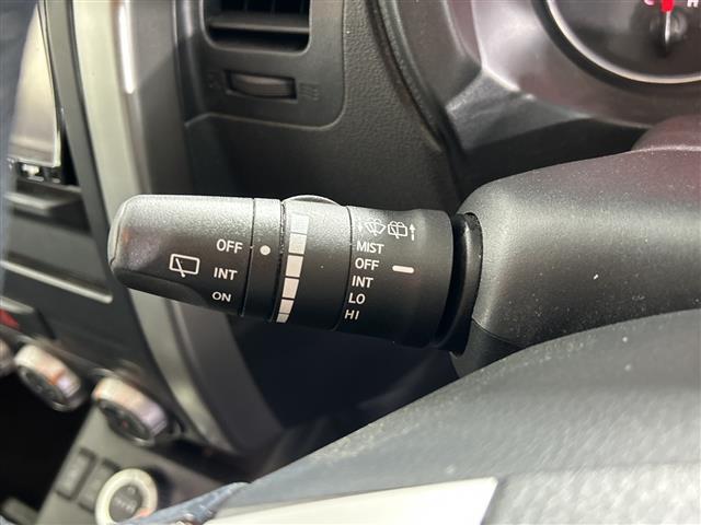 エクストレイル ２０Ｘ　純正７インチナビ　バックカメラ　ダウンヒルアシストコントロール　４ＷＤ　フルセグＴＶ　オートライト　ＨＩＤヘッドライト　ハーフレザーシート　シートヒーター　ＩＳＯＦＩＸ対応シート　社外１７インチアルミ（12枚目）