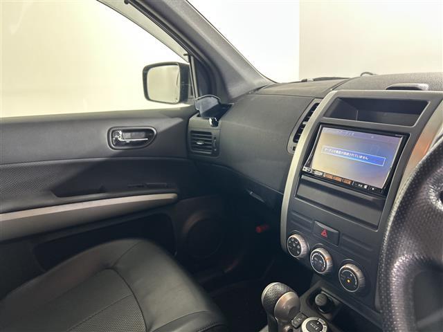 エクストレイル ２０Ｘ　純正７インチナビ　バックカメラ　ダウンヒルアシストコントロール　４ＷＤ　フルセグＴＶ　オートライト　ＨＩＤヘッドライト　ハーフレザーシート　シートヒーター　ＩＳＯＦＩＸ対応シート　社外１７インチアルミ（14枚目）