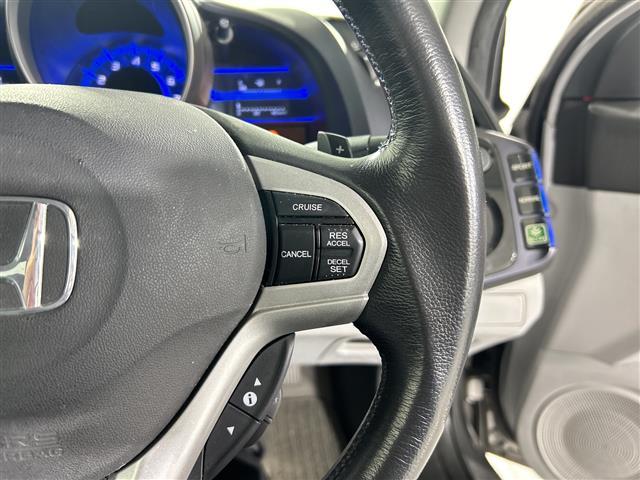 ＣＲ－Ｚ α　ＣＤデッキ　クルーズコントロール　パドルシフト　純正１６インチアルミホイール　オートライト　フォグライト　純正フロアマット　ＥＴＣ　ドアバイザー　オートエアコン　電動格納ミラー　横滑り防止装置（5枚目）