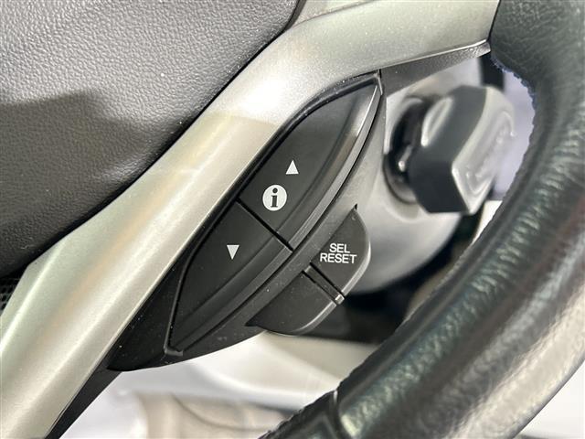 ＣＲ－Ｚ α　ＣＤデッキ　クルーズコントロール　パドルシフト　純正１６インチアルミホイール　オートライト　フォグライト　純正フロアマット　ＥＴＣ　ドアバイザー　オートエアコン　電動格納ミラー　横滑り防止装置（8枚目）