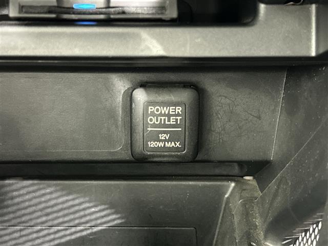 ＣＲ－Ｚ α　ＣＤデッキ　クルーズコントロール　パドルシフト　純正１６インチアルミホイール　オートライト　フォグライト　純正フロアマット　ＥＴＣ　ドアバイザー　オートエアコン　電動格納ミラー　横滑り防止装置（12枚目）