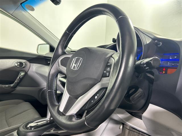 ＣＲ－Ｚ α　ＣＤデッキ　クルーズコントロール　パドルシフト　純正１６インチアルミホイール　オートライト　フォグライト　純正フロアマット　ＥＴＣ　ドアバイザー　オートエアコン　電動格納ミラー　横滑り防止装置（20枚目）