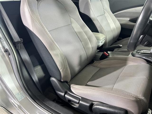ＣＲ－Ｚ α　ＣＤデッキ　クルーズコントロール　パドルシフト　純正１６インチアルミホイール　オートライト　フォグライト　純正フロアマット　ＥＴＣ　ドアバイザー　オートエアコン　電動格納ミラー　横滑り防止装置（22枚目）