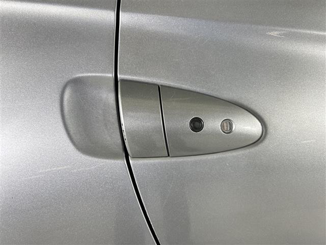 ＣＲ－Ｚ α　ＣＤデッキ　クルーズコントロール　パドルシフト　純正１６インチアルミホイール　オートライト　フォグライト　純正フロアマット　ＥＴＣ　ドアバイザー　オートエアコン　電動格納ミラー　横滑り防止装置（39枚目）