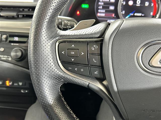 ＥＳ ＥＳ３００ｈ　Ｆスポーツ　純正１２．３型ナビ　サンルーフ　衝突軽減システム　バックカメラ　コーナーセンサー　レーンキープアシスト　レーダークルーズ　レザーシート　純正アルミホイール　ＬＥＤヘッドライト　ビルトインＥＴＣ２．０（8枚目）