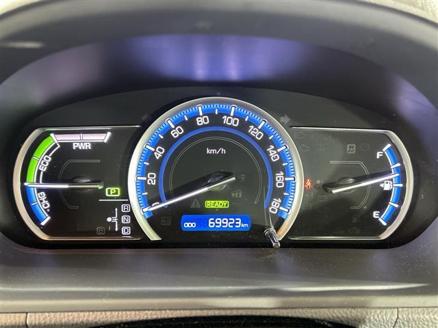 ノア ハイブリッドＧ　純正９インチナビ　後席用モニター　ドライブレコーダー　バックカメラ　置くだけ充電　クルコン　先行車発進告知機能　横滑り防止　両側パワスラ　シートヒーター　電動格納式ミラー　ドアバイザー　スペアキー（8枚目）