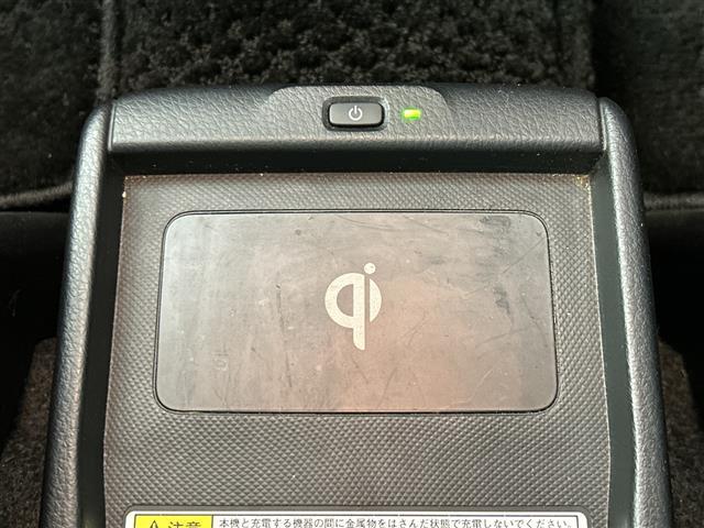 ノア ハイブリッドＧ　純正９インチナビ　後席用モニター　ドライブレコーダー　バックカメラ　置くだけ充電　クルコン　先行車発進告知機能　横滑り防止　両側パワスラ　シートヒーター　電動格納式ミラー　ドアバイザー　スペアキー（15枚目）