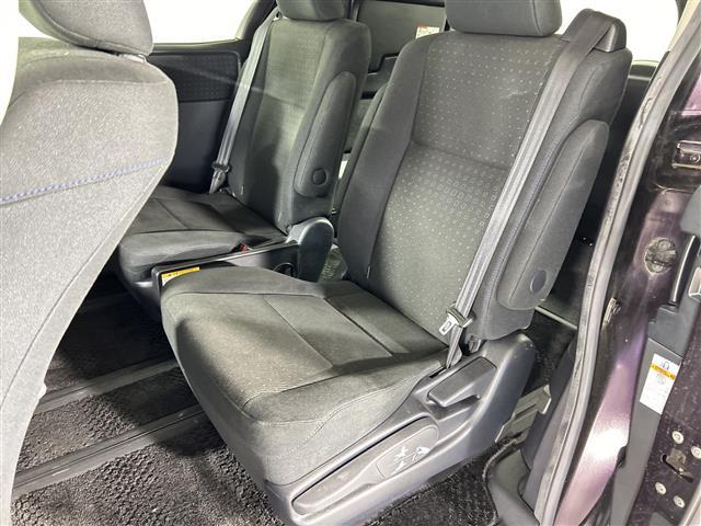 ノア ハイブリッドＧ　純正９インチナビ　後席用モニター　ドライブレコーダー　バックカメラ　置くだけ充電　クルコン　先行車発進告知機能　横滑り防止　両側パワスラ　シートヒーター　電動格納式ミラー　ドアバイザー　スペアキー（27枚目）