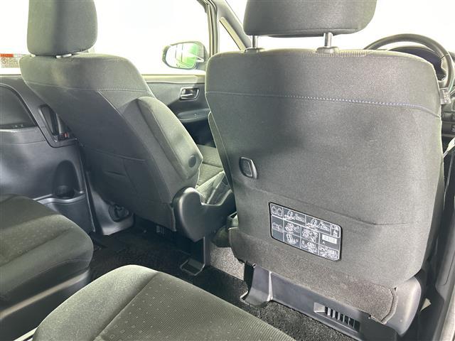 ノア ハイブリッドＧ　純正９インチナビ　後席用モニター　ドライブレコーダー　バックカメラ　置くだけ充電　クルコン　先行車発進告知機能　横滑り防止　両側パワスラ　シートヒーター　電動格納式ミラー　ドアバイザー　スペアキー（28枚目）