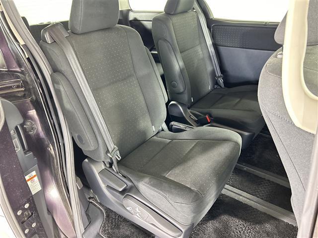 ノア ハイブリッドＧ　純正９インチナビ　後席用モニター　ドライブレコーダー　バックカメラ　置くだけ充電　クルコン　先行車発進告知機能　横滑り防止　両側パワスラ　シートヒーター　電動格納式ミラー　ドアバイザー　スペアキー（29枚目）