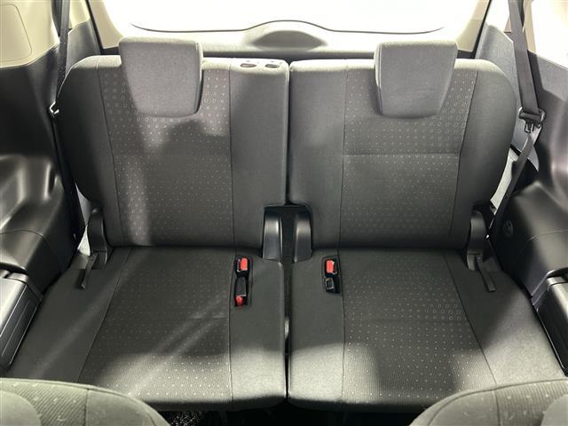 ノア ハイブリッドＧ　純正９インチナビ　後席用モニター　ドライブレコーダー　バックカメラ　置くだけ充電　クルコン　先行車発進告知機能　横滑り防止　両側パワスラ　シートヒーター　電動格納式ミラー　ドアバイザー　スペアキー（30枚目）