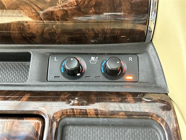 アルファード ２．５Ｇ　純正１０型ナビ　ツインルーフ　デジタルインナーミラー　レーダークルコン　ＪＢＬプレミアムサウンド　モデリスタエアロ　ステアリングリモコン　トヨタセーフティセンス　レーンキープアシスト　ＢＳＭ　ＰＫＳＢ（16枚目）