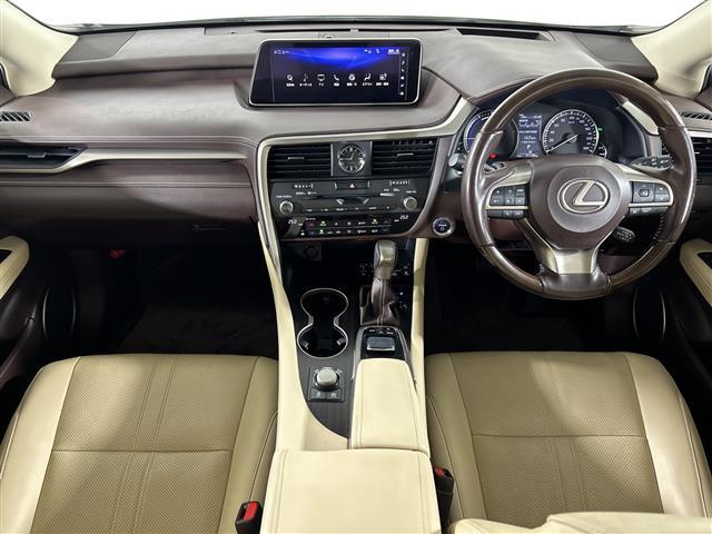 ＲＸ ＲＸ４５０ｈ　バージョンＬ　メーカーナビ　サンルーフ　バックカメラ　全方位カメラ　パワーバックドア　ドラレコ　ヘッドアップディスプレイ　横滑り防止　レーンキープアシスト　ふらつき検知　プリクラッシュセーフティー　先行車発進告知（3枚目）